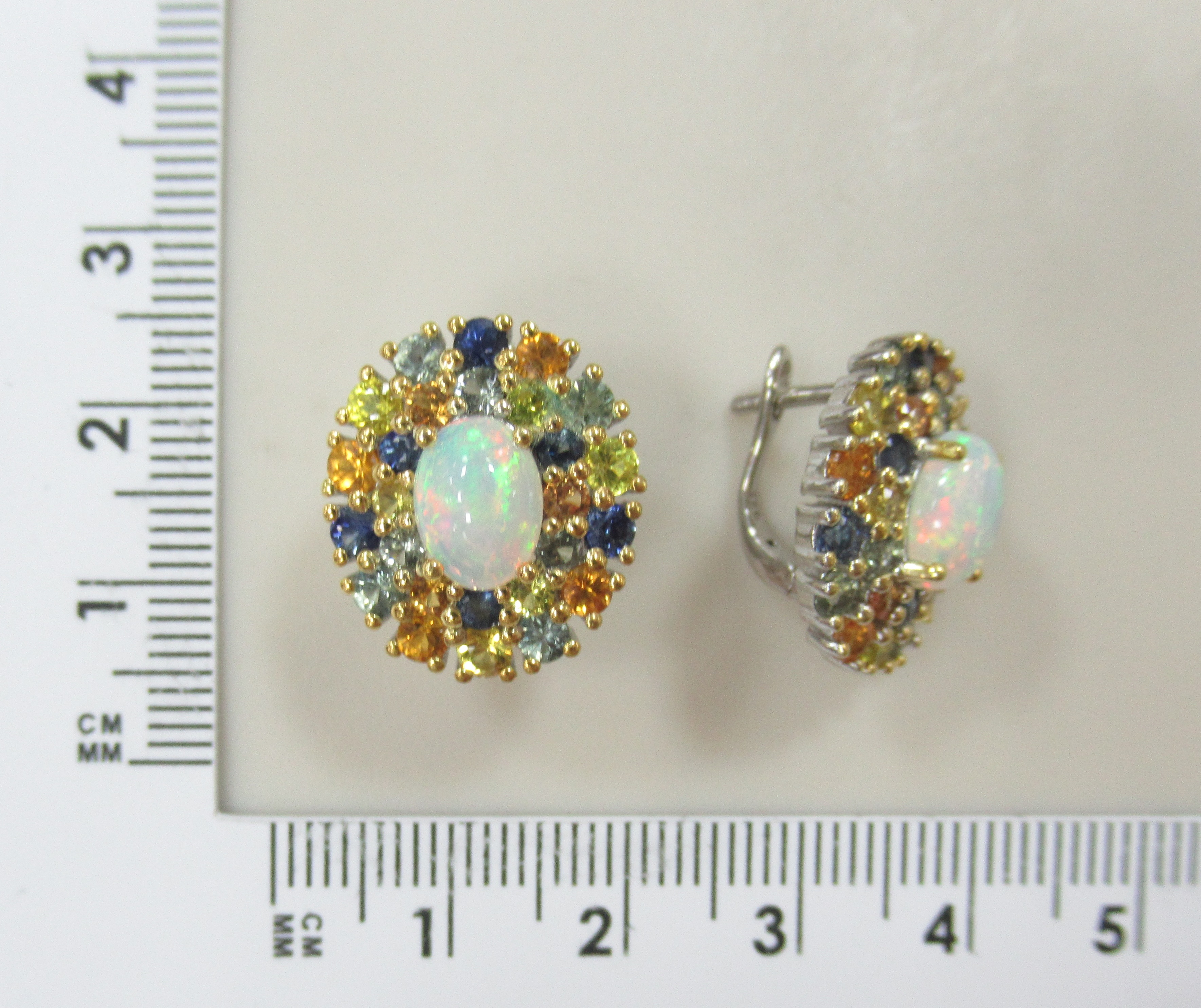 Серебряные серьги с опалами и мультисапфирами